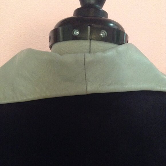 Vintage 1940s or 1950s Suede Princess Coat with Leather Collar and Cuffs - Picture 4 of 9